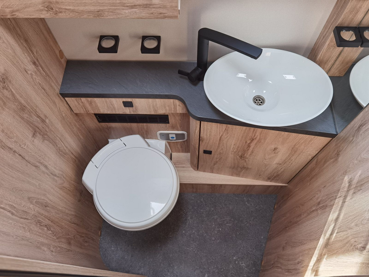 Polointegrovaný obytný vůz Eura Mobil PROFILA T 720 EB /-2026-/ EINZELBETTEN & RAUMBAD: obrázek 22