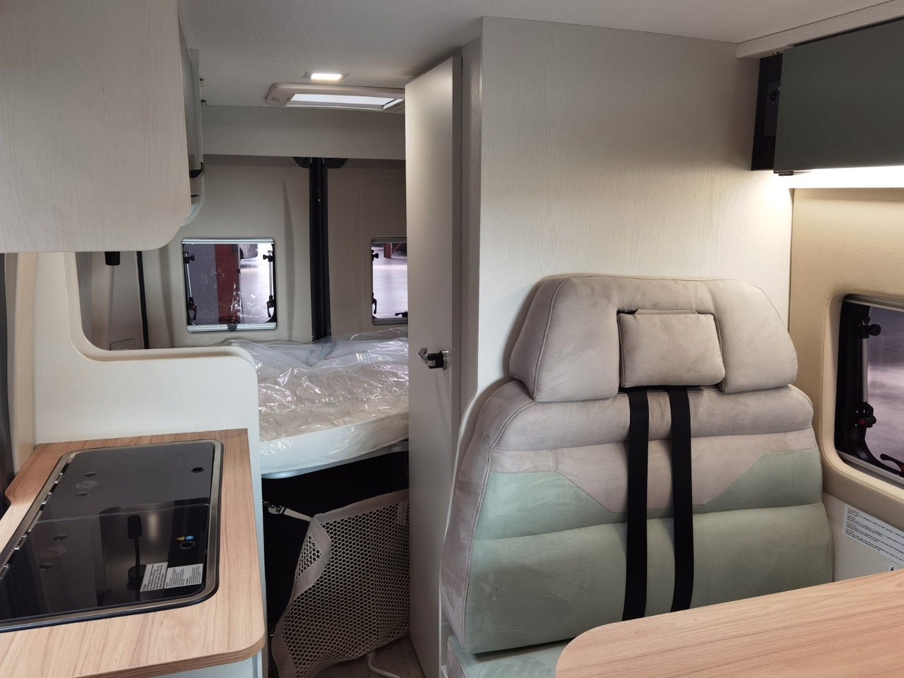 Obytná dodávka Karmann DAVIS 540 TRENDSTYLE / -2026- / 140PS-AUTOMATIK: obrázek 15 Obytná dodávka Karmann DAVIS 540 TRENDSTYLE / -2026- / 140PS-AUTOMATIK: obrázek 15