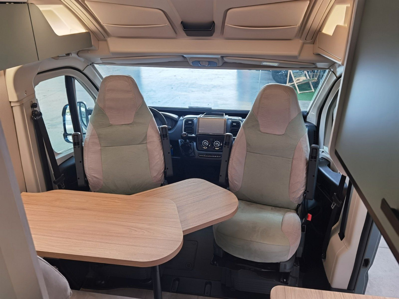 Obytná dodávka Karmann DAVIS 540 TRENDSTYLE / -2026- / 140PS-AUTOMATIK: obrázek 14 Obytná dodávka Karmann DAVIS 540 TRENDSTYLE / -2026- / 140PS-AUTOMATIK: obrázek 14