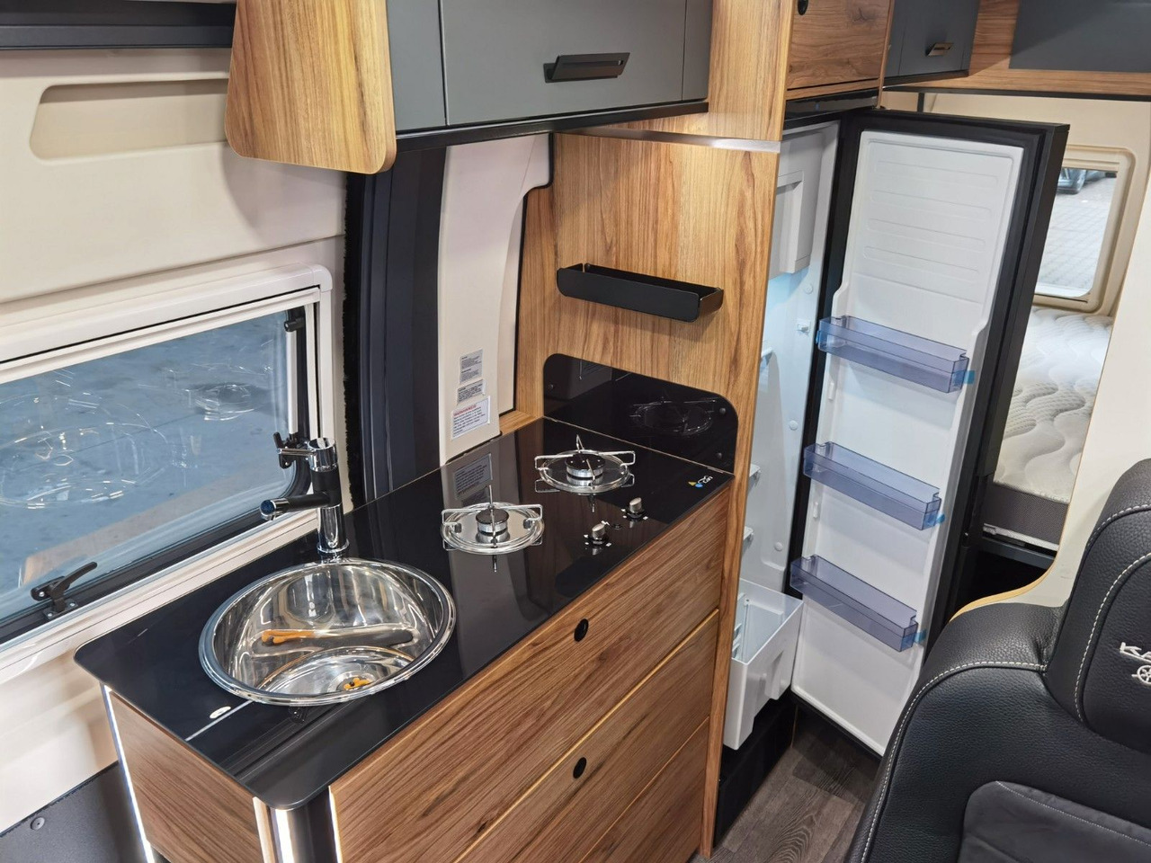 Obytná dodávka Karmann DEXTER 580 /-MODELL 2026-/ PANORAMA DACHFENSTER: obrázek 16