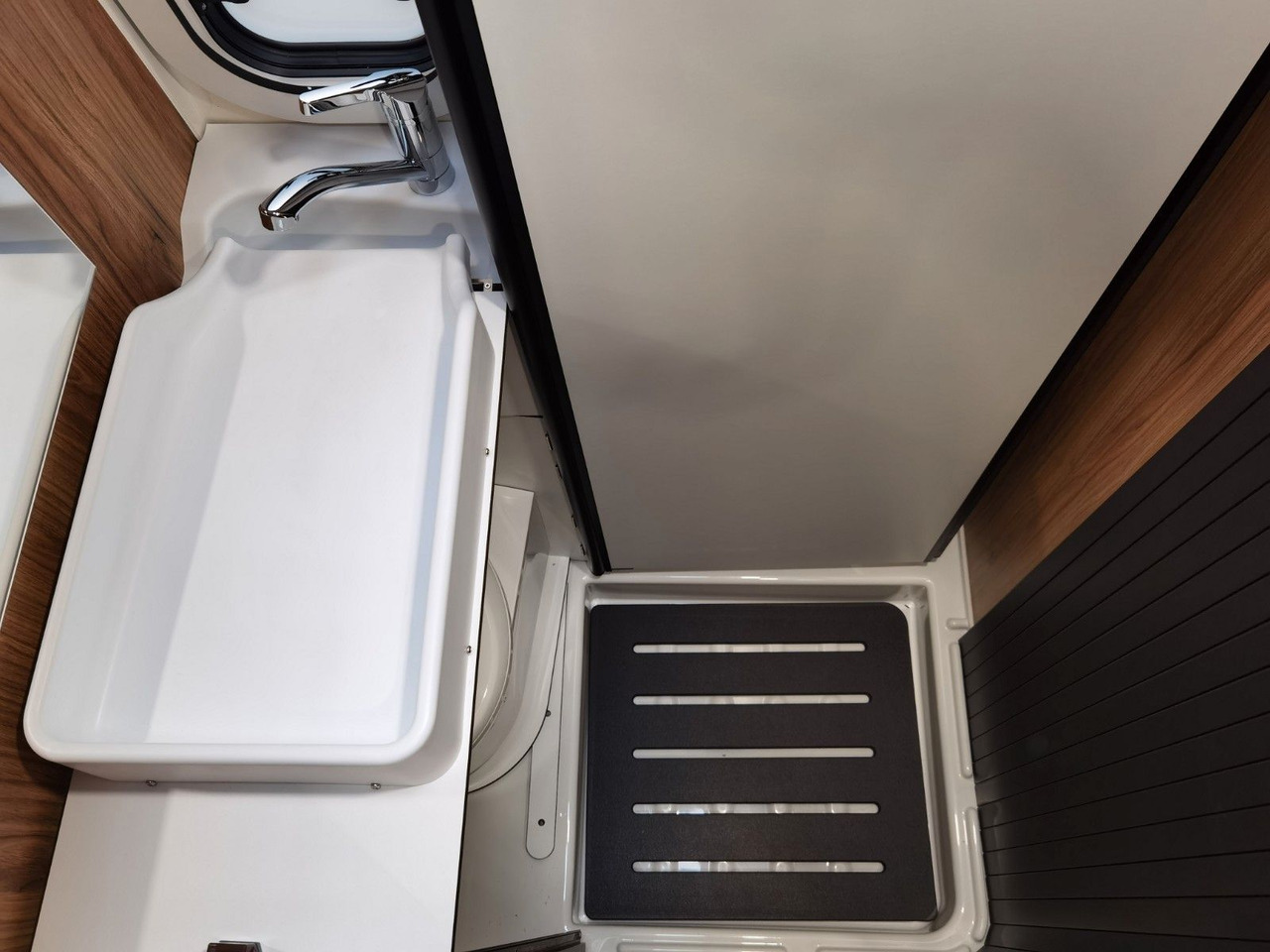 Obytná dodávka Karmann DEXTER 580 /-MODELL 2026-/ PANORAMA DACHFENSTER: obrázek 20