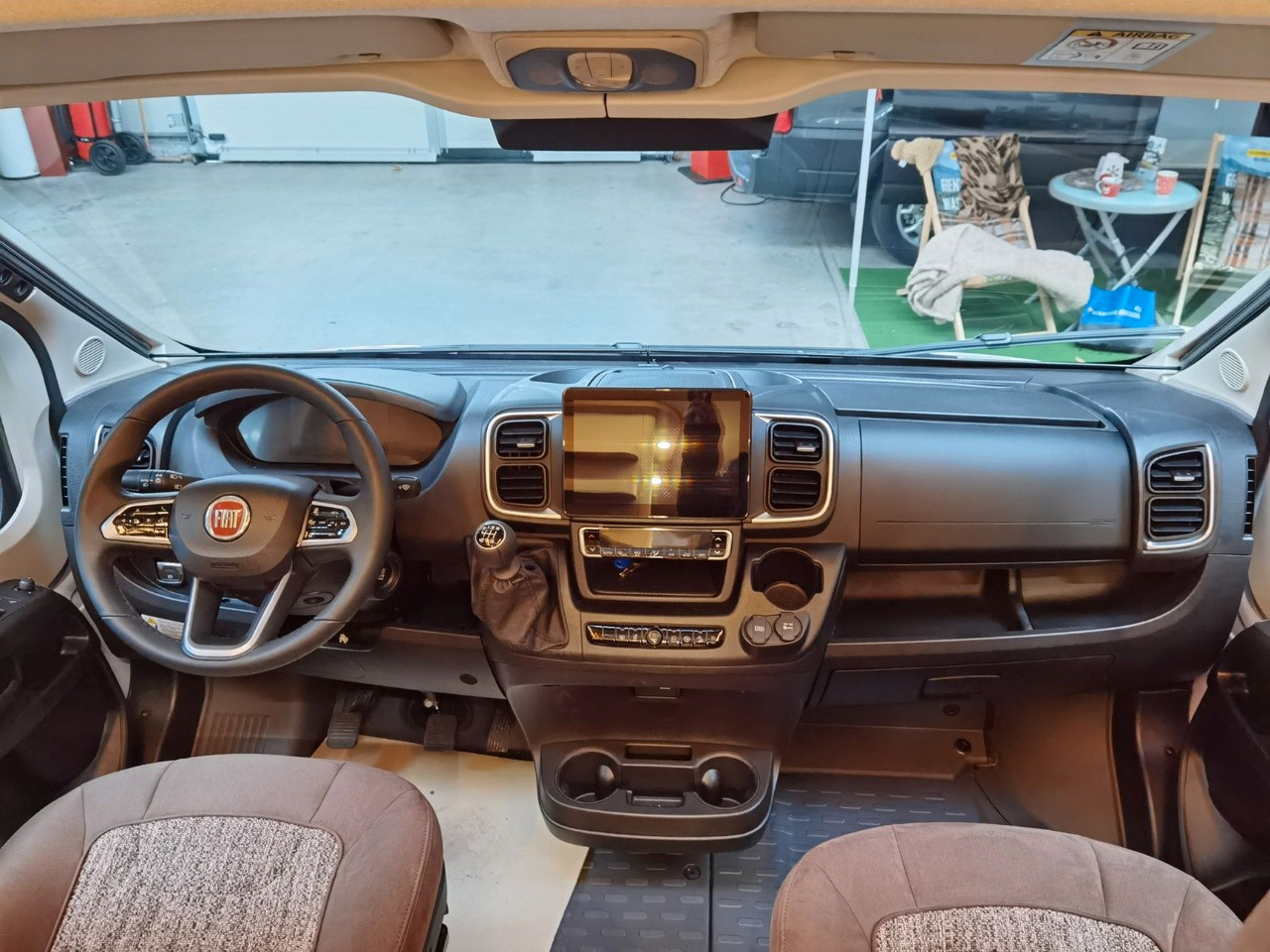 Obytná dodávka Malibu VAN COMFORT GT - 640 LE / NAVIGATION & KEYLESS: obrázek 10 Obytná dodávka Malibu VAN COMFORT GT - 640 LE / NAVIGATION & KEYLESS: obrázek 10