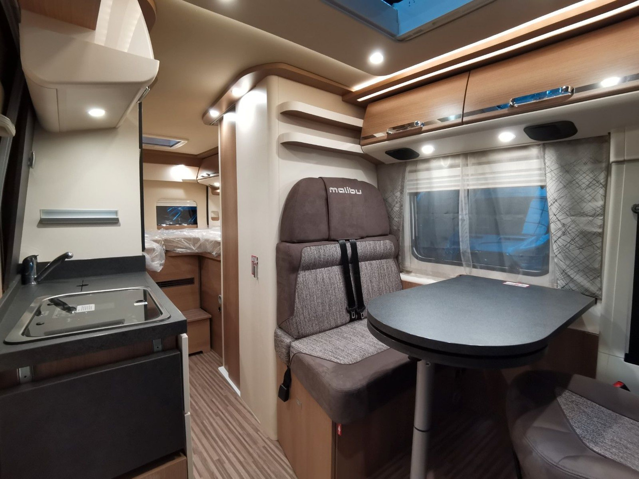 Obytná dodávka Malibu VAN COMFORT GT - 640 LE / NAVIGATION & KEYLESS: obrázek 13 Obytná dodávka Malibu VAN COMFORT GT - 640 LE / NAVIGATION & KEYLESS: obrázek 13