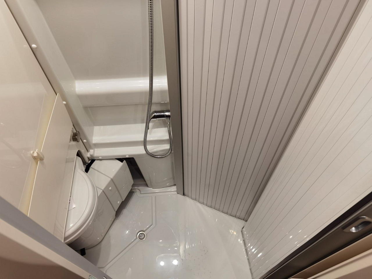 Obytná dodávka Malibu VAN COMFORT GT - 640 LE / NAVIGATION & KEYLESS: obrázek 20 Obytná dodávka Malibu VAN COMFORT GT - 640 LE / NAVIGATION & KEYLESS: obrázek 20