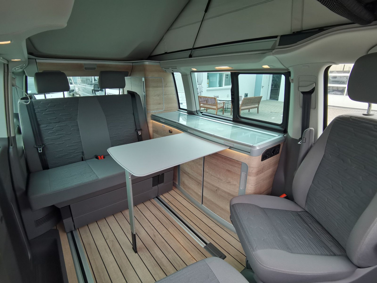 Mikrobus Volkswagen T6.1 CALIFORNIA OCEAN EDITION / DSG / ACC / NAVI: obrázek 20