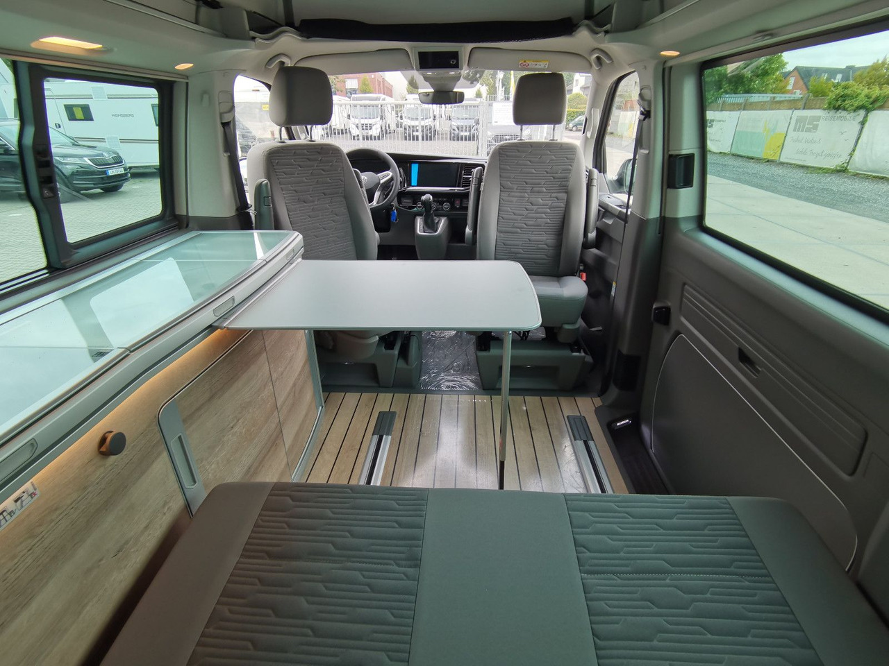 Mikrobus Volkswagen T6.1 CALIFORNIA OCEAN EDITION / DSG / ACC / NAVI: obrázek 21