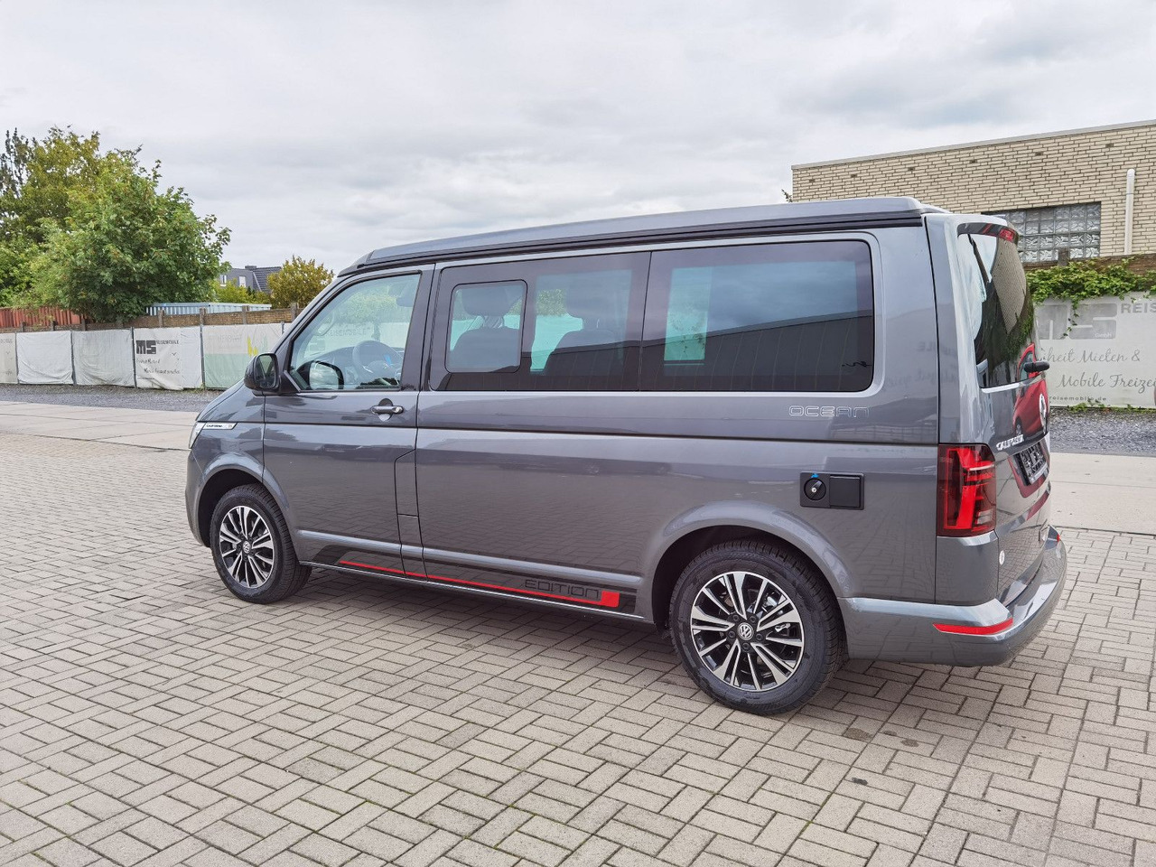 Volkswagen T6.1 CALIFORNIA OCEAN EDITION / DSG / NAVI / ACC - Obytná dodávka: obrázek 5 Volkswagen T6.1 CALIFORNIA OCEAN EDITION / DSG / NAVI / ACC - Obytná dodávka: obrázek 5