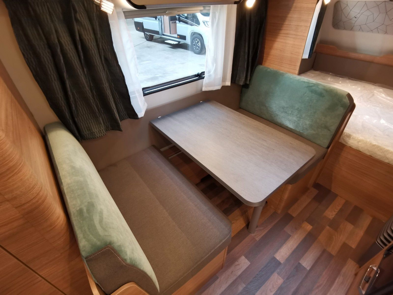Karavan Weinsberg CARAONE 480 QDK / ALU / AKS / ETAGENBETTEN: obrázek 14