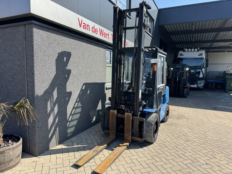 Caterpillar DP35K - Dieselový vysokozdvižný vozík: obrázek 4 Caterpillar DP35K - Dieselový vysokozdvižný vozík: obrázek 4