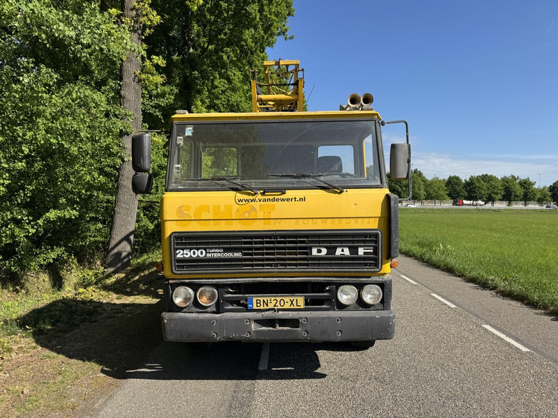 DAF 2500 - Autojeřáb: obrázek 4 DAF 2500 - Autojeřáb: obrázek 4