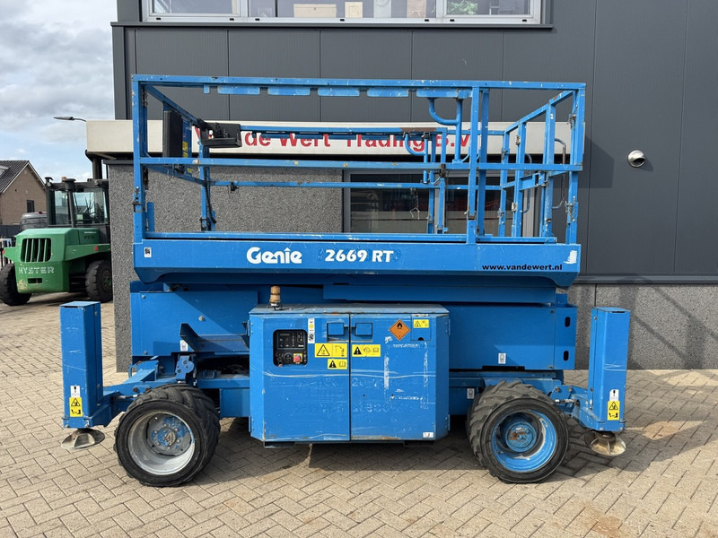 Genie GS 2669 RT Hoogwerker / Arbeitsbuhne 10mtr werkhoogte 4x4 kubota DIESEL 2013 - Nůžková plošina: obrázek 1 Genie GS 2669 RT Hoogwerker / Arbeitsbuhne 10mtr werkhoogte 4x4 kubota DIESEL 2013 - Nůžková plošina: obrázek 1