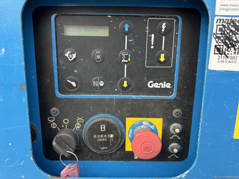 Nůžková plošina Genie GS 2669 RT  Hoogwerker / Arbeitsbuhne 10mtr werkhoogte 4x4 kubota DIESEL 2013: obrázek 8