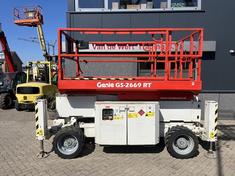Genie GS 2669 RT Hoogwerker / Arbeitsbuhne - Nůžková plošina: obrázek 2 Genie GS 2669 RT Hoogwerker / Arbeitsbuhne - Nůžková plošina: obrázek 2