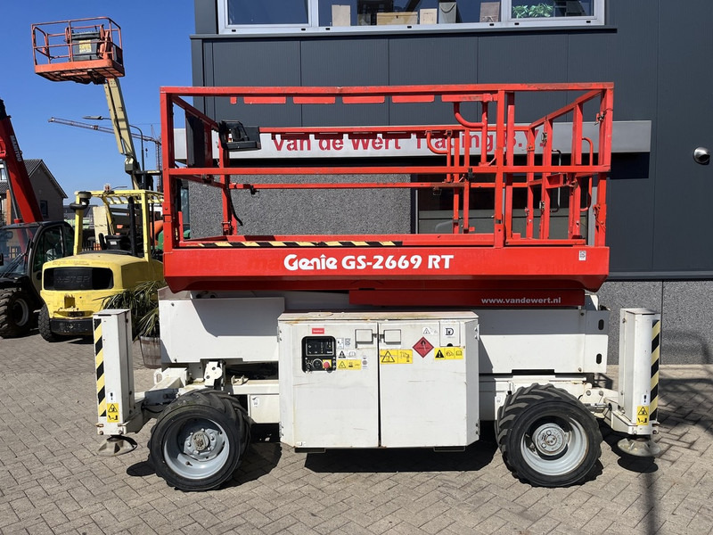 Genie GS 2669 RT Hoogwerker / Arbeitsbuhne - Nůžková plošina: obrázek 1 Genie GS 2669 RT Hoogwerker / Arbeitsbuhne - Nůžková plošina: obrázek 1