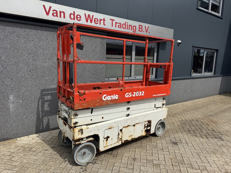 Genie GS2032 schaarlift schaar hoogwerker uur 8mtr werkhoogte Keruing 1-2026 - Nůžková plošina: obrázek 2 Genie GS2032 schaarlift schaar hoogwerker uur 8mtr werkhoogte Keruing 1-2026 - Nůžková plošina: obrázek 2