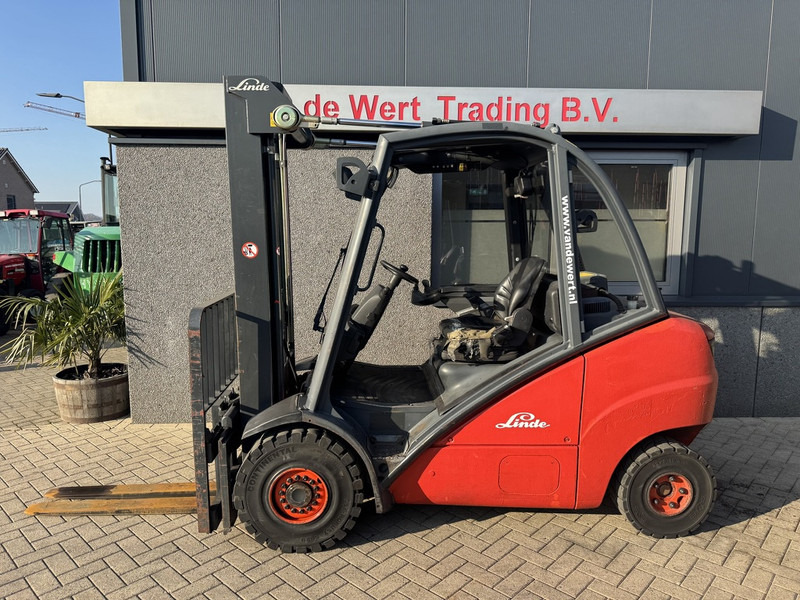 Linde H 35 D heftruck LINDE triplo550 freelift sideshift 2007 VW DIESEL - Dieselový vysokozdvižný vozík: obrázek 1 Linde H 35 D heftruck LINDE triplo550 freelift sideshift 2007 VW DIESEL - Dieselový vysokozdvižný vozík: obrázek 1