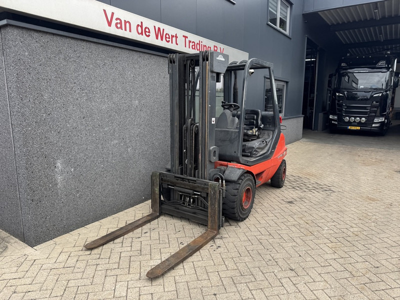 Linde H30T-03 Triplo 475 Freelift/Sideshift/4e functie LPG 1998 - Plynový vysokozdvižný vozík: obrázek 3 Linde H30T-03 Triplo 475 Freelift/Sideshift/4e functie LPG 1998 - Plynový vysokozdvižný vozík: obrázek 3