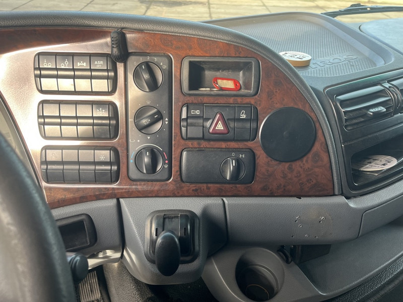 Nákladní automobil valníkový/ Plošinový, Auto s hydraulickou rukou Mercedes-Benz ACTROS 2832 - MKG HKL140 - automaat - EURO5 -lift/stuur as - 600dkm - 2006: obrázek 16 Nákladní automobil valníkový/ Plošinový, Auto s hydraulickou rukou Mercedes-Benz ACTROS 2832 - MKG HKL140 - automaat - EURO5 -lift/stuur as - 600dkm - 2006: obrázek 16