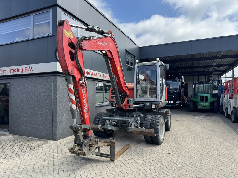 Neuson 9503 WD Mobiele Kraan 2009 Palletvork, Stenenklem, 2x Bak 8860hours Deutz Diesel - Autojeřáb: obrázek 5 Neuson 9503 WD Mobiele Kraan 2009 Palletvork, Stenenklem, 2x Bak 8860hours Deutz Diesel - Autojeřáb: obrázek 5