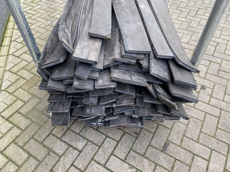 Rubber rubberschuif modderschuif rubber afval rubbers strips rubbers sllijtstrip - Stavební technika: obrázek 3 Rubber rubberschuif modderschuif rubber afval rubbers strips rubbers sllijtstrip - Stavební technika: obrázek 3