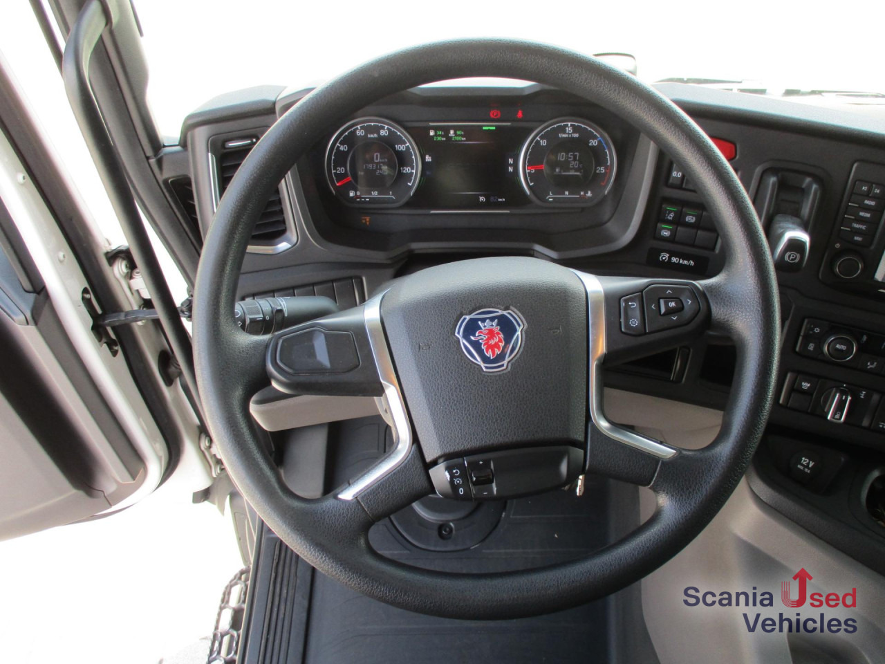 SCANIA P 320 B6x2*4LB - Přepravník nápojů: obrázek 3 SCANIA P 320 B6x2*4LB - Přepravník nápojů: obrázek 3