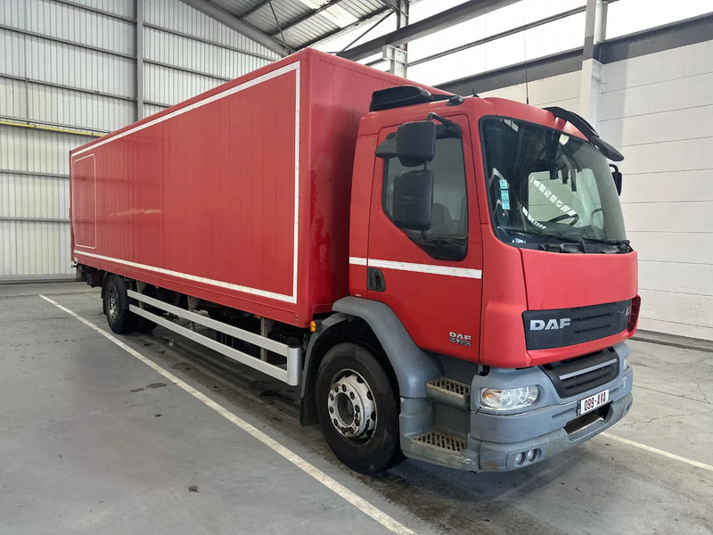 DAF LF 55.220 MANUEL - Skříňový nákladní auto: obrázek 5 DAF LF 55.220 MANUEL - Skříňový nákladní auto: obrázek 5