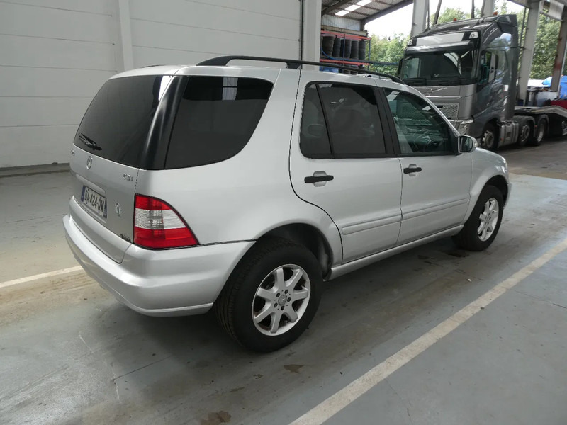 Mercedes-Benz M-Klasse ML 270 CDI 4x4 - SUV: obrázek 5 Mercedes-Benz M-Klasse ML 270 CDI 4x4 - SUV: obrázek 5