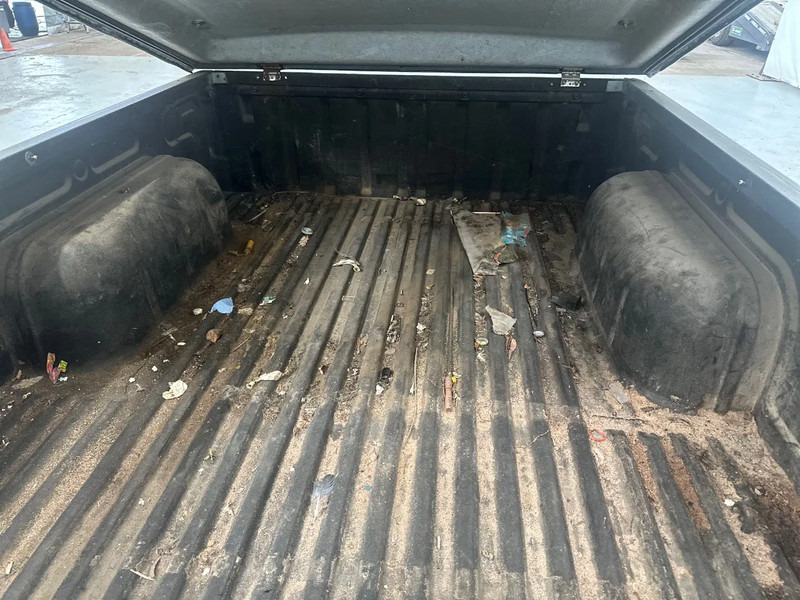 Nissan Navara 2.5 Di / EURO 3 - Osobní auto: obrázek 5 Nissan Navara 2.5 Di / EURO 3 - Osobní auto: obrázek 5