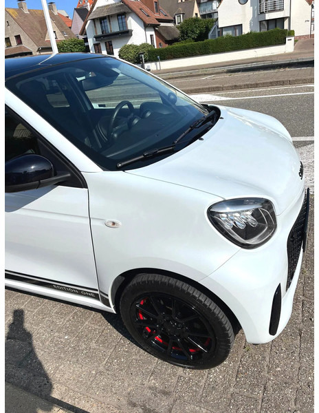 Smart Forfour ONE EQ / 100% ELECTRIC / BRABUS ALLOY WHEELS /EDITION ONE - Osobní auto: obrázek 2 Smart Forfour ONE EQ / 100% ELECTRIC / BRABUS ALLOY WHEELS /EDITION ONE - Osobní auto: obrázek 2