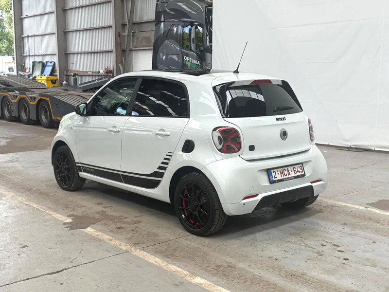 Smart Forfour ONE EQ / 100% ELECTRIC / BRABUS ALLOY WHEELS /EDITION ONE - Osobní auto: obrázek 3 Smart Forfour ONE EQ / 100% ELECTRIC / BRABUS ALLOY WHEELS /EDITION ONE - Osobní auto: obrázek 3