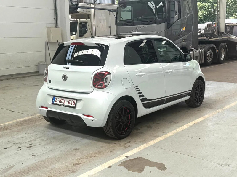 Smart Forfour ONE EQ / 100% ELECTRIC / BRABUS ALLOY WHEELS /EDITION ONE - Osobní auto: obrázek 5 Smart Forfour ONE EQ / 100% ELECTRIC / BRABUS ALLOY WHEELS /EDITION ONE - Osobní auto: obrázek 5