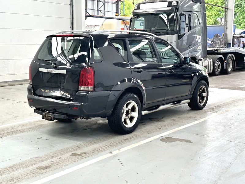 SsangYong Rexton AIRCO / LEATHER / MOTEUR MERCEDES - MERCEDES MOTOR - SUV: obrázek 5 SsangYong Rexton AIRCO / LEATHER / MOTEUR MERCEDES - MERCEDES MOTOR - SUV: obrázek 5