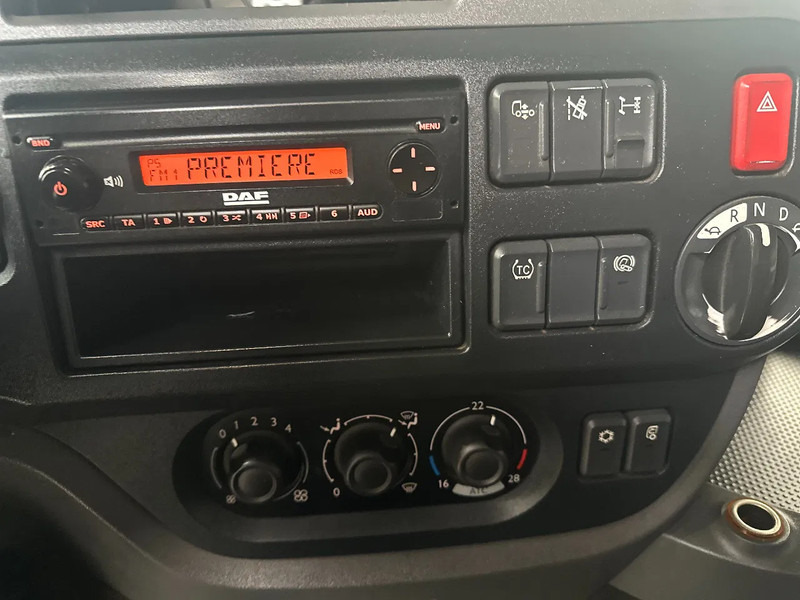 Tahač DAF XF 106.460 SPACECAB: obrázek 12