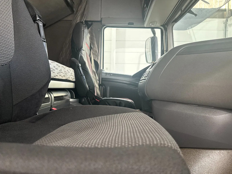 Tahač DAF XF 106.460 SPACECAB: obrázek 7