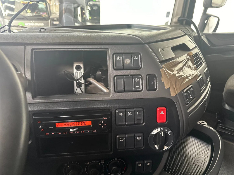 Tahač DAF XF 106.460 SPACECAB: obrázek 10