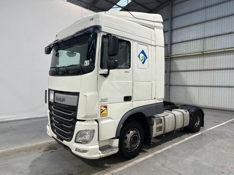 DAF XF 106.460 Spacecab - Tahač: obrázek 1 DAF XF 106.460 Spacecab - Tahač: obrázek 1