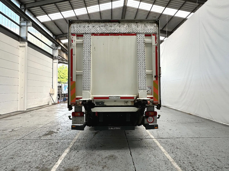 Volvo FM 330 / Essieu relevable et directionnel / Steerable lift axle / Lift as en stuuras - Plachtový nákladní auto: obrázek 4 Volvo FM 330 / Essieu relevable et directionnel / Steerable lift axle / Lift as en stuuras - Plachtový nákladní auto: obrázek 4