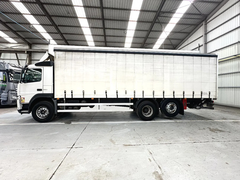 Volvo FM 330 / Essieu relevable et directionnel / Steerable lift axle / Lift as en stuuras - Plachtový nákladní auto: obrázek 2 Volvo FM 330 / Essieu relevable et directionnel / Steerable lift axle / Lift as en stuuras - Plachtový nákladní auto: obrázek 2
