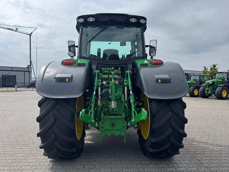 John Deere 6R215 AP 50KM COMMAND-PRO 2023 2690 UUR!!! - Traktor: obrázek 3 John Deere 6R215 AP 50KM COMMAND-PRO 2023 2690 UUR!!! - Traktor: obrázek 3