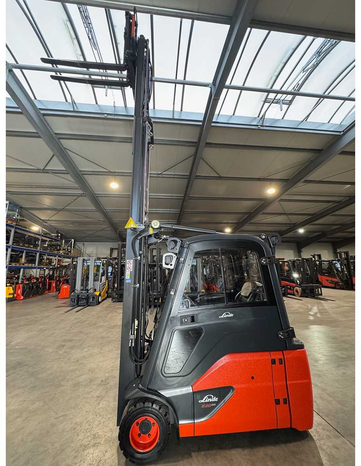 02/2018 SERVICE+UVV 10/2026 LINDE E20L TRIPLEX 3RD+4TH VALVE FORK ADJUSTER ELECTRIC FORKLIFT 7,282 HOURS - Vysokozdvižný vozík: obrázek 4 02/2018 SERVICE+UVV 10/2026 LINDE E20L TRIPLEX 3RD+4TH VALVE FORK ADJUSTER ELECTRIC FORKLIFT 7,282 HOURS - Vysokozdvižný vozík: obrázek 4