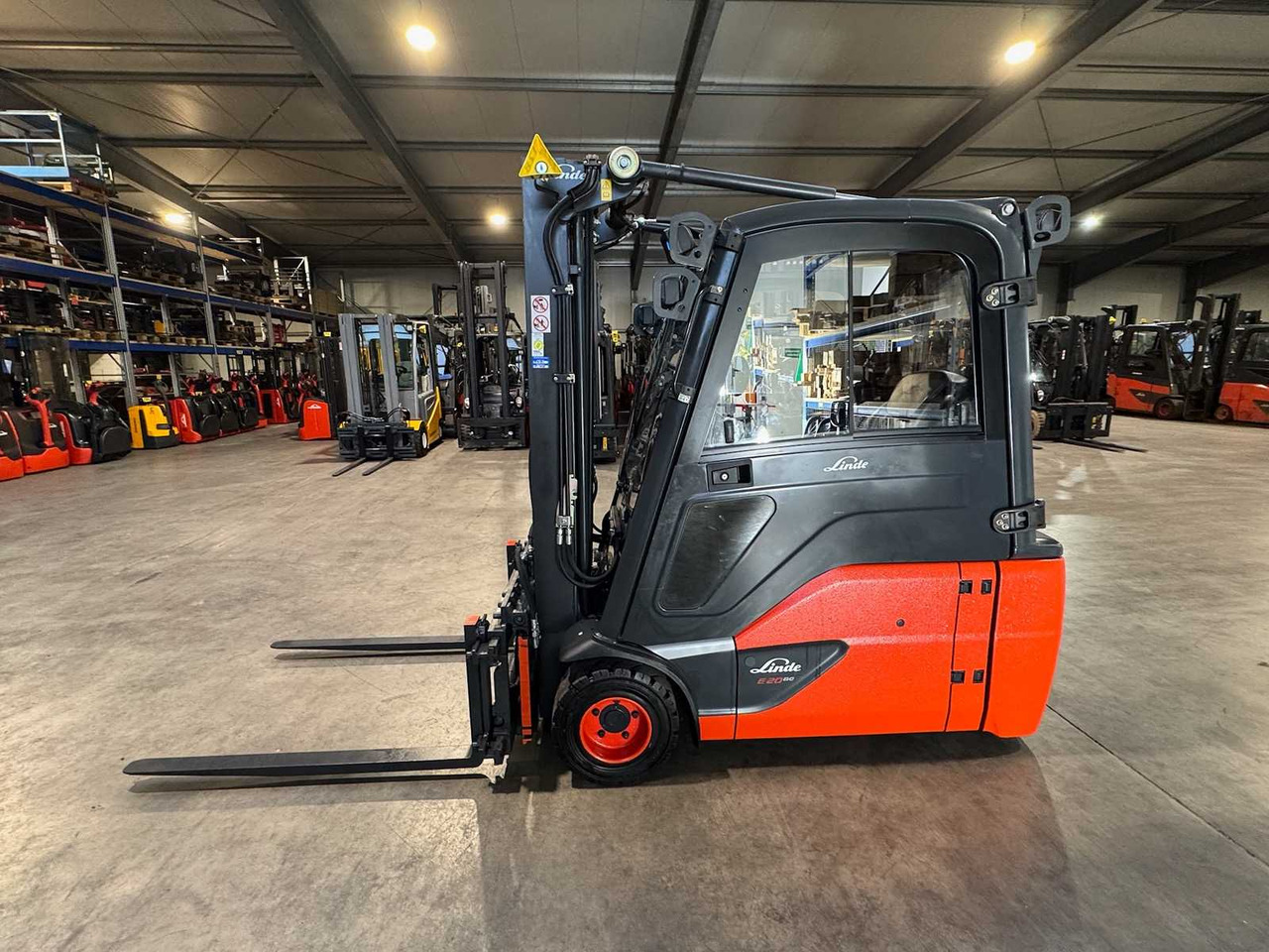 02/2018 SERVICE+UVV 10/2026 LINDE E20L TRIPLEX 3RD+4TH VALVE FORK ADJUSTER ELECTRIC FORKLIFT 7,282 HOURS - Vysokozdvižný vozík: obrázek 1 02/2018 SERVICE+UVV 10/2026 LINDE E20L TRIPLEX 3RD+4TH VALVE FORK ADJUSTER ELECTRIC FORKLIFT 7,282 HOURS - Vysokozdvižný vozík: obrázek 1