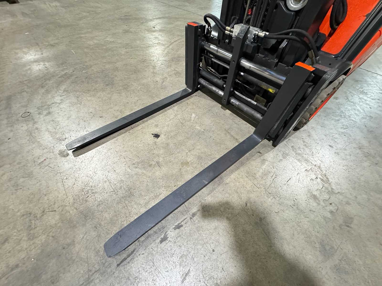 05/2024 SERVICE + UVV 12/2026 LINDE E16H 1.600KG 3.+4. VALVE FORK ADJUSTER DUPLEX FREE LIFT ELECTRIC FORKLIFT 7.089 HOURS - Vysokozdvižný vozík: obrázek 3 05/2024 SERVICE + UVV 12/2026 LINDE E16H 1.600KG 3.+4. VALVE FORK ADJUSTER DUPLEX FREE LIFT ELECTRIC FORKLIFT 7.089 HOURS - Vysokozdvižný vozík: obrázek 3