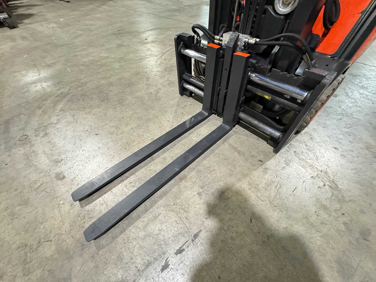 05/2024 SERVICE + UVV 12/2026 LINDE E16H 1.600KG 3.+4. VALVE FORK ADJUSTER DUPLEX FREE LIFT ELECTRIC FORKLIFT 7.089 HOURS - Vysokozdvižný vozík: obrázek 4 05/2024 SERVICE + UVV 12/2026 LINDE E16H 1.600KG 3.+4. VALVE FORK ADJUSTER DUPLEX FREE LIFT ELECTRIC FORKLIFT 7.089 HOURS - Vysokozdvižný vozík: obrázek 4