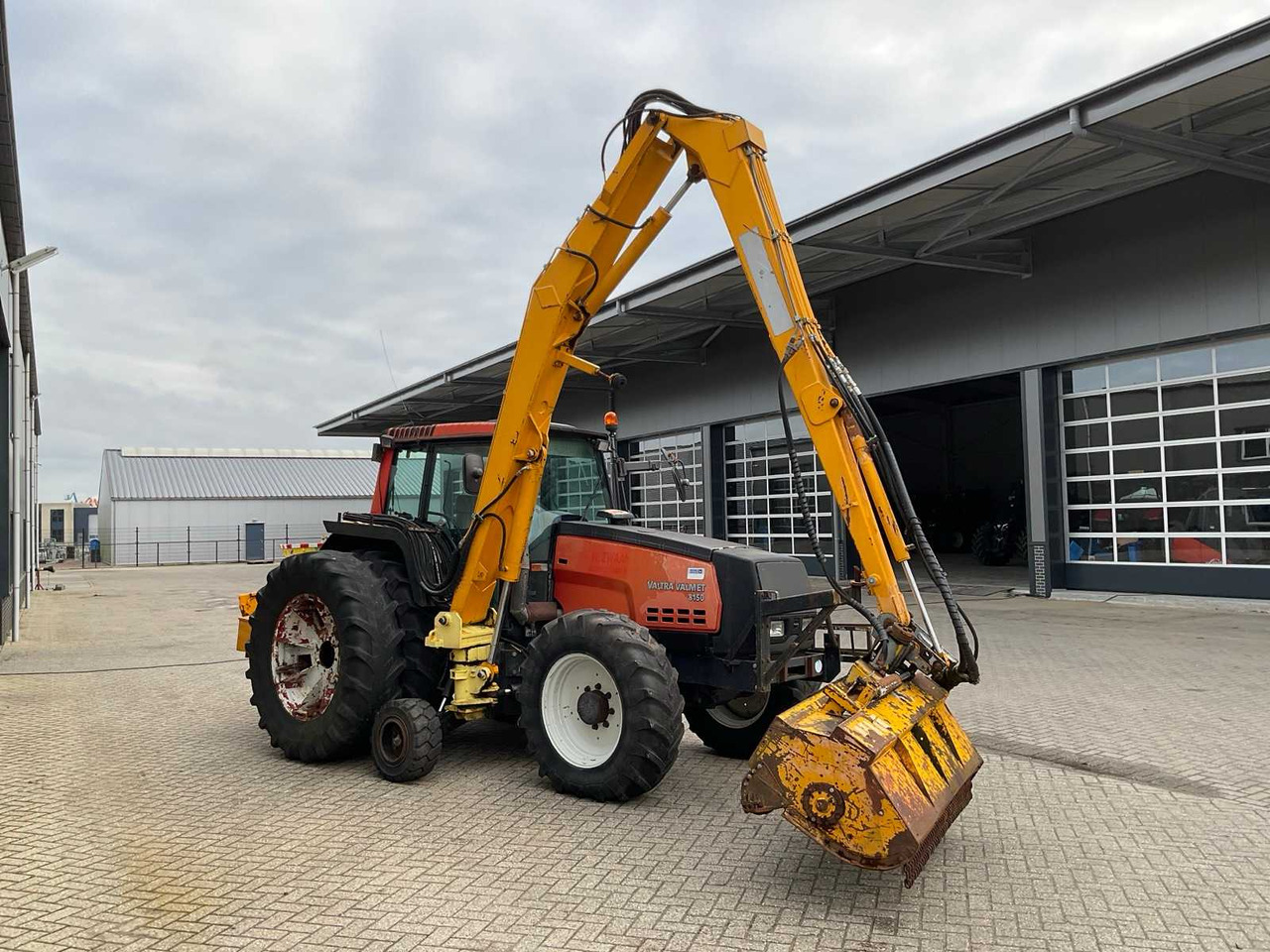 1999 VALTRA VALMET 8150 HITECH ALL-WHEEL DRIVE FARM TRACTOR - Traktor: obrázek 5 1999 VALTRA VALMET 8150 HITECH ALL-WHEEL DRIVE FARM TRACTOR - Traktor: obrázek 5