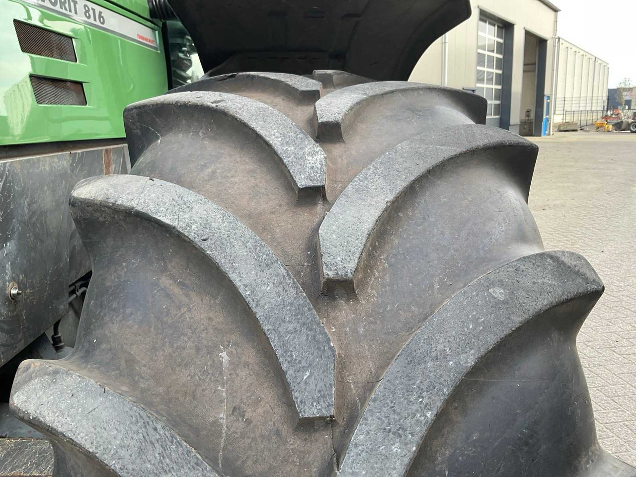 Traktor 2000 FENDT FAVORIT 816 ALL-WHEEL DRIVE AGRICULTURAL TRACTOR: obrázek 11 Traktor 2000 FENDT FAVORIT 816 ALL-WHEEL DRIVE AGRICULTURAL TRACTOR: obrázek 11