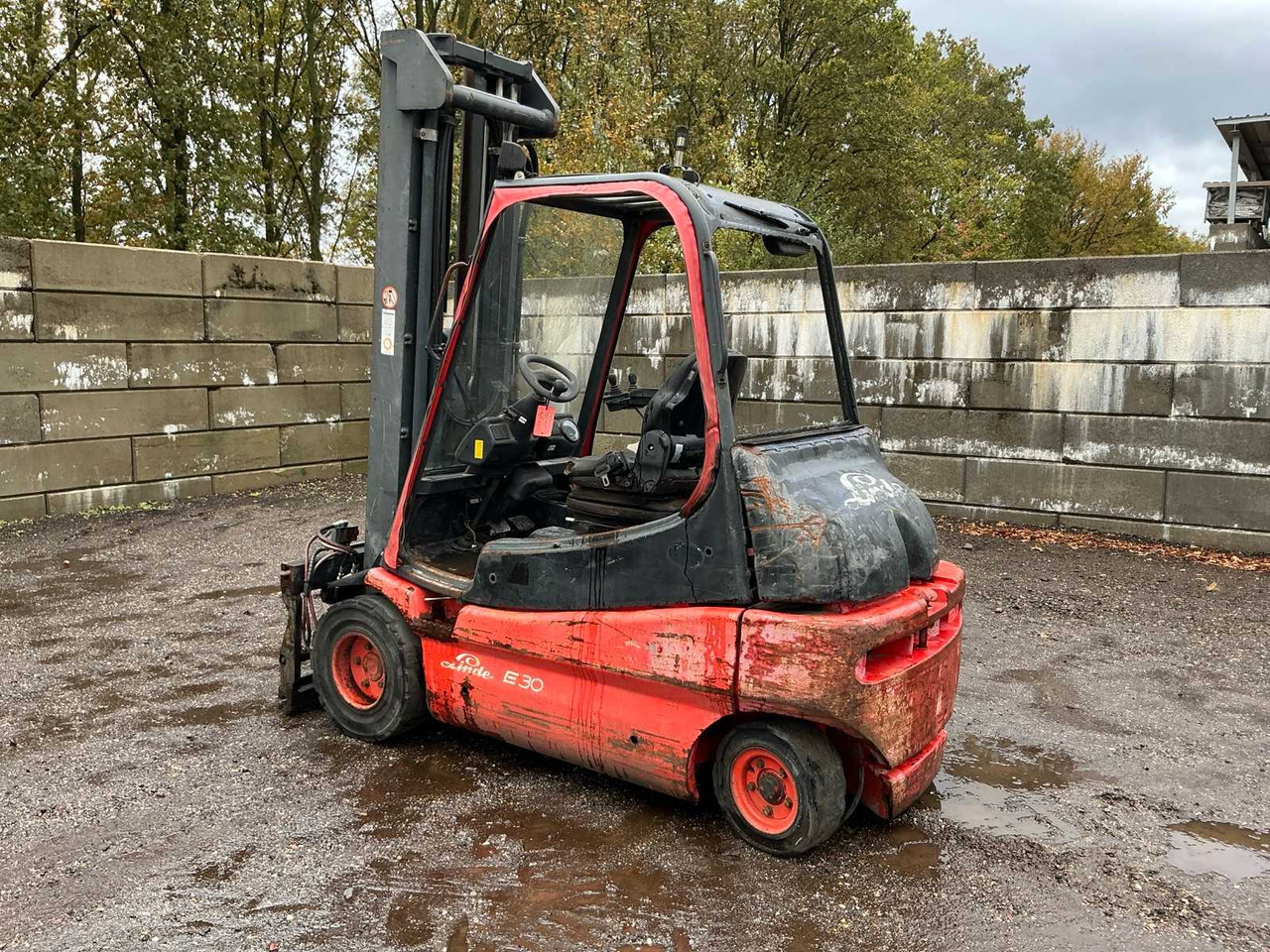 2000 LINDE E30-02 FORKLIFT TRUCK DEFECTIVE - Vysokozdvižný vozík: obrázek 3 2000 LINDE E30-02 FORKLIFT TRUCK DEFECTIVE - Vysokozdvižný vozík: obrázek 3