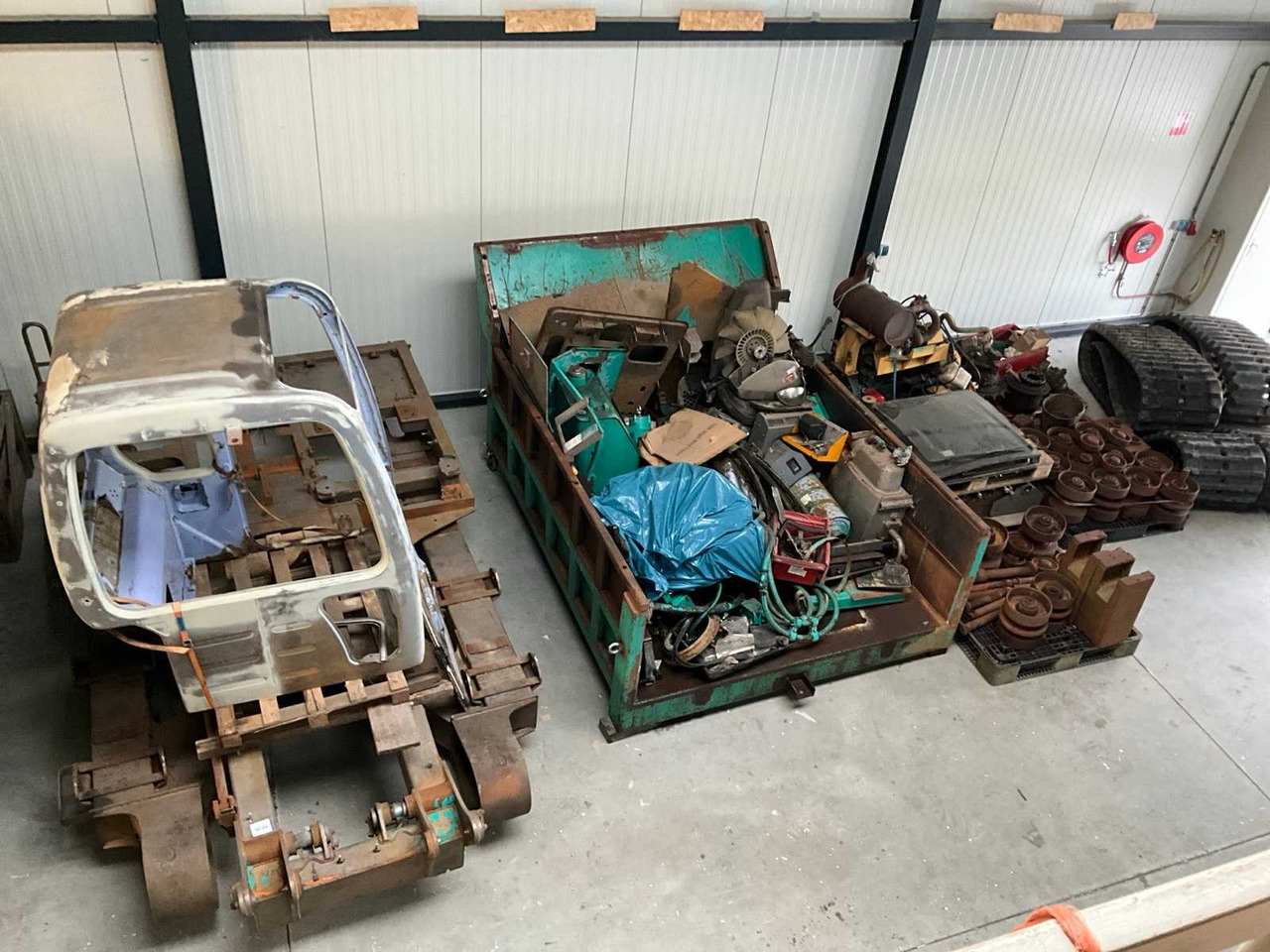 2001 KOMATSU CD 60-R ROTARY TRACK DUMPER - Mini-sklápěčka: obrázek 4 2001 KOMATSU CD 60-R ROTARY TRACK DUMPER - Mini-sklápěčka: obrázek 4