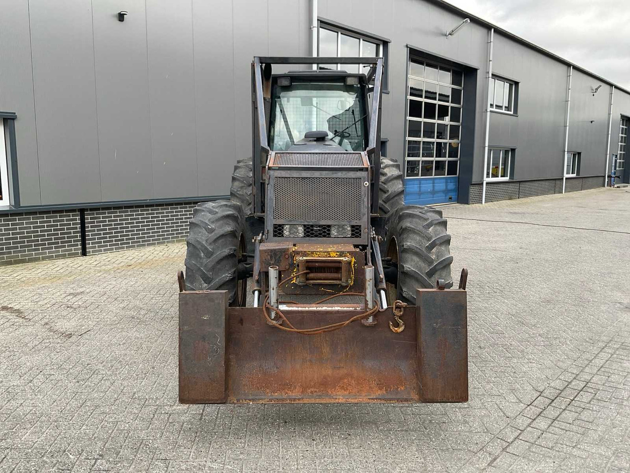 2003 VALTRA 8950 HITECH ALL-WHEEL DRIVE FARM TRACTOR - Traktor: obrázek 3 2003 VALTRA 8950 HITECH ALL-WHEEL DRIVE FARM TRACTOR - Traktor: obrázek 3