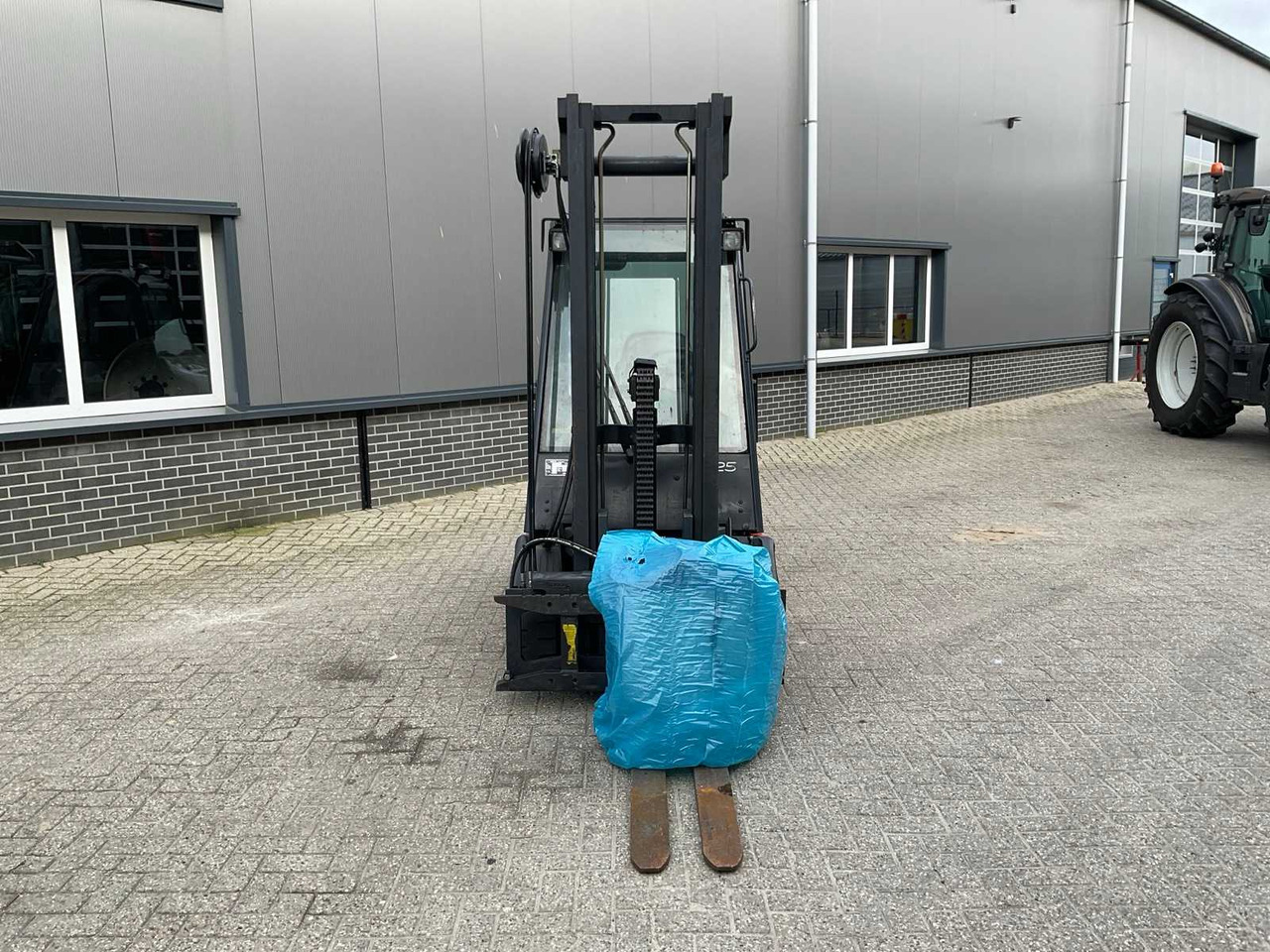 2004 LINDE E25-02 FORKLIFT - Vysokozdvižný vozík: obrázek 2 2004 LINDE E25-02 FORKLIFT - Vysokozdvižný vozík: obrázek 2