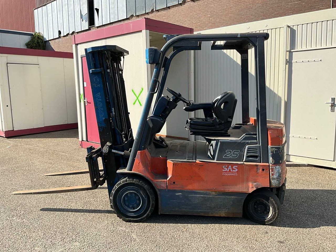 2004 TOYOTA 7FBMF25 FORKLIFT - Vysokozdvižný vozík: obrázek 5 2004 TOYOTA 7FBMF25 FORKLIFT - Vysokozdvižný vozík: obrázek 5